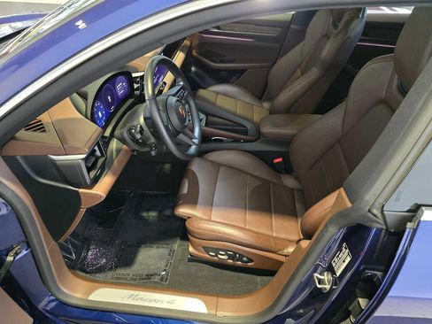 Used 2024 Porsche Macan 4 Electric image 22