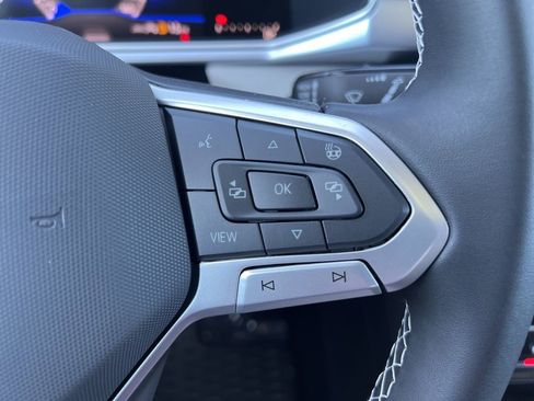 New 2025 Volkswagen Taos SE image 29