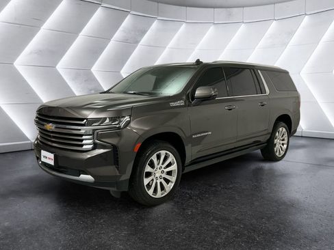 Used 2021 Chevrolet Suburban High Country image 3