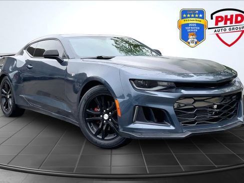 Used 2020 Chevrolet Camaro LT RWD image 1