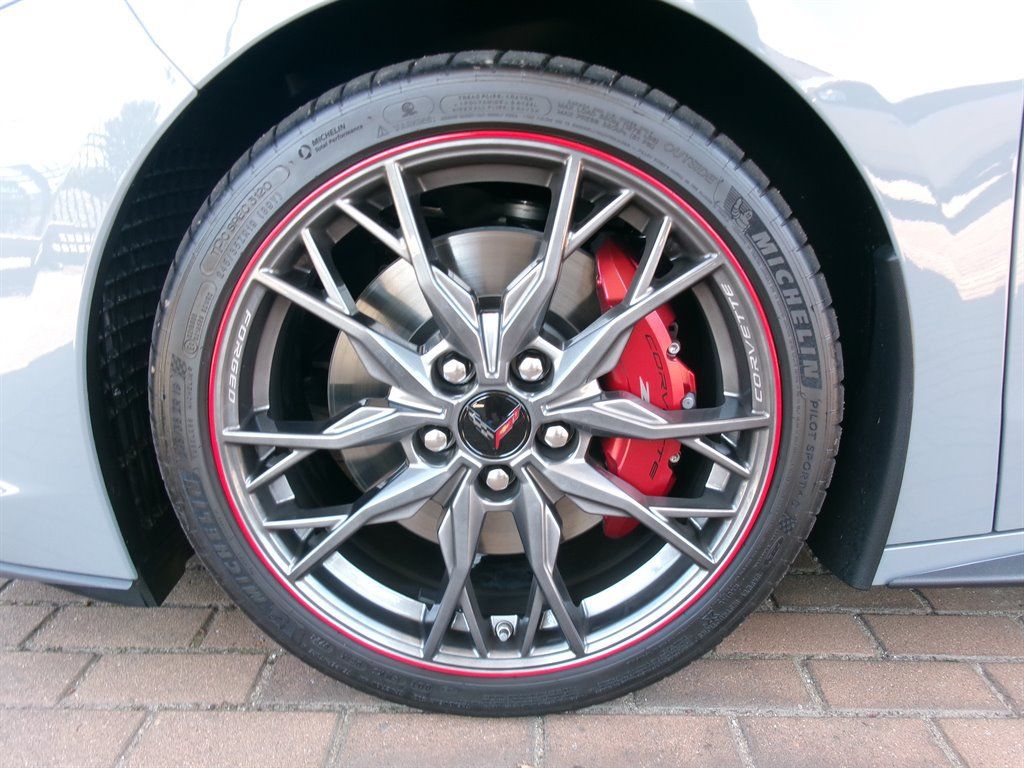 Used 2024 Chevrolet Corvette Stingray Coupe w/ Z51 Performance Package RWD image 32