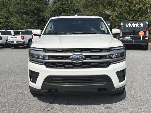 Used 2022 Ford Expedition XLT AWD/4WD image 2