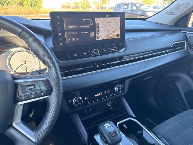 Used 2025 Mitsubishi Outlander SE AWD/4WD image 18