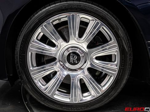 Used 2017 Rolls-Royce Dawn RWD image 22