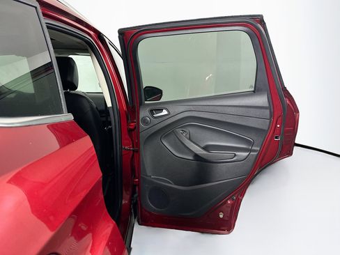 Used 2017 Ford Escape Titanium image 31