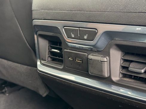 Used 2021 Chevrolet Silverado 1500 High Country w/ Technology Package image 18