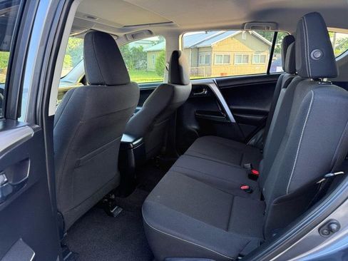 Used 2017 Toyota RAV4 XLE FWD image 8