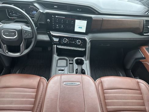 Certified 2024 GMC Sierra 2500 Denali Ultimate AWD/4WD image 18