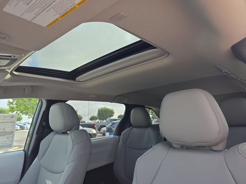 New 2026 Toyota Sienna XLE FWD image 26