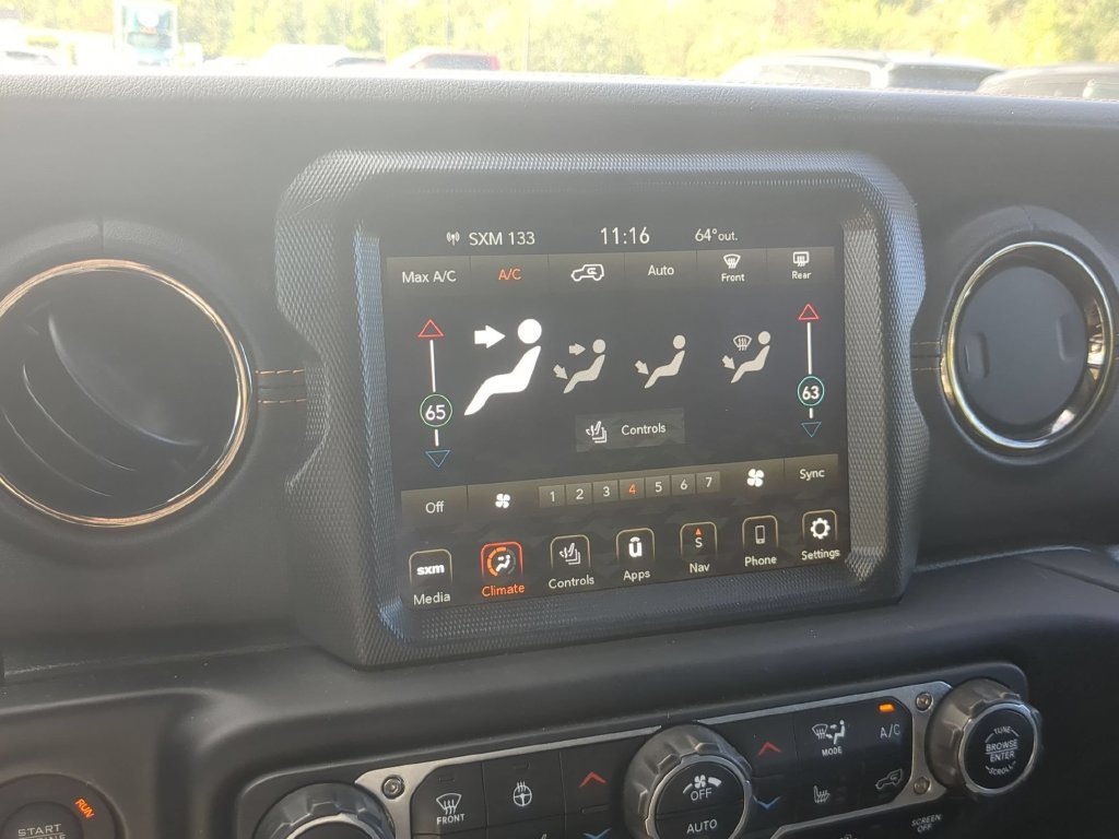 Used 2022 Jeep Wrangler Unlimited Sahara AWD/4WD image 20