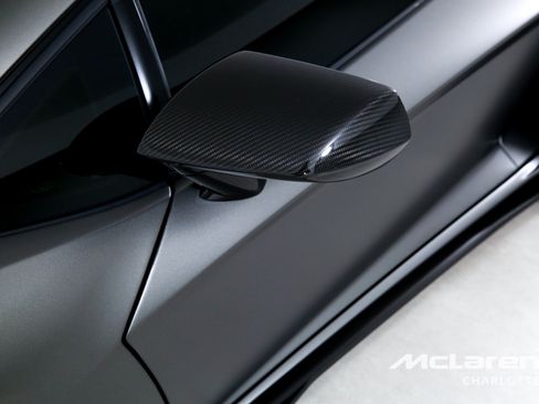 Used 2020 Lamborghini Aventador SVJ AWD/4WD image 32