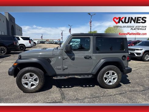 Used 2019 Jeep Wrangler Sport AWD/4WD image 7