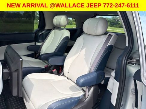 Used 2025 Kia Carnival SX Prestige FWD image 9