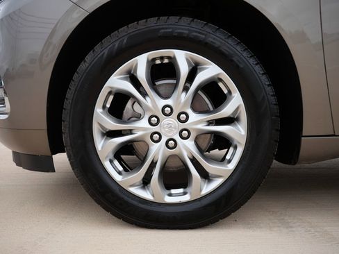 Used 2020 Buick Enclave Avenir w/ Avenir Technology Package FWD image 12