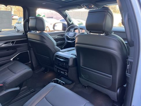 New 2026 Jeep Grand Wagoneer L Limited AWD/4WD image 27