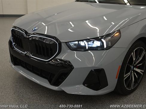 Used 2025 BMW 550e xDrive w/ Premium Package AWD/4WD image 47