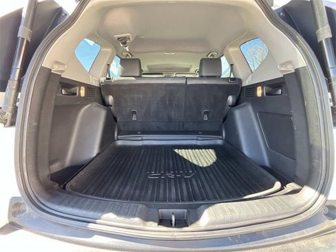 Used 2018 Honda CR-V Touring image 14