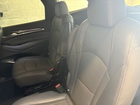Used 2024 Buick Enclave Premium image 14