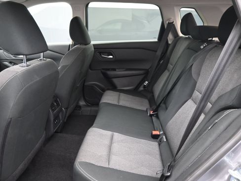 Used 2025 Nissan Rogue SV FWD image 17