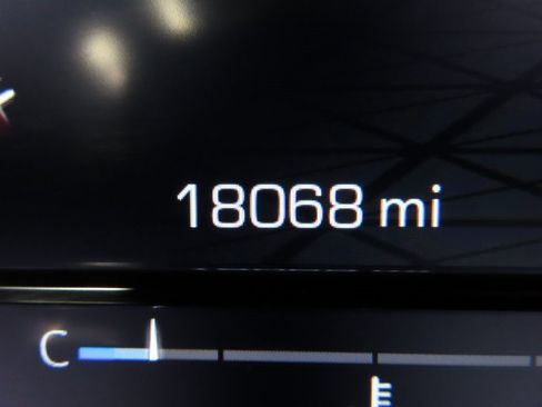 Used 2024 GMC Yukon AT4 image 13