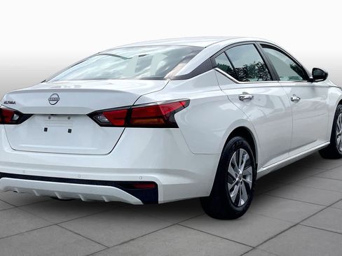 Used 2024 Nissan Altima 2.5 S FWD image 13