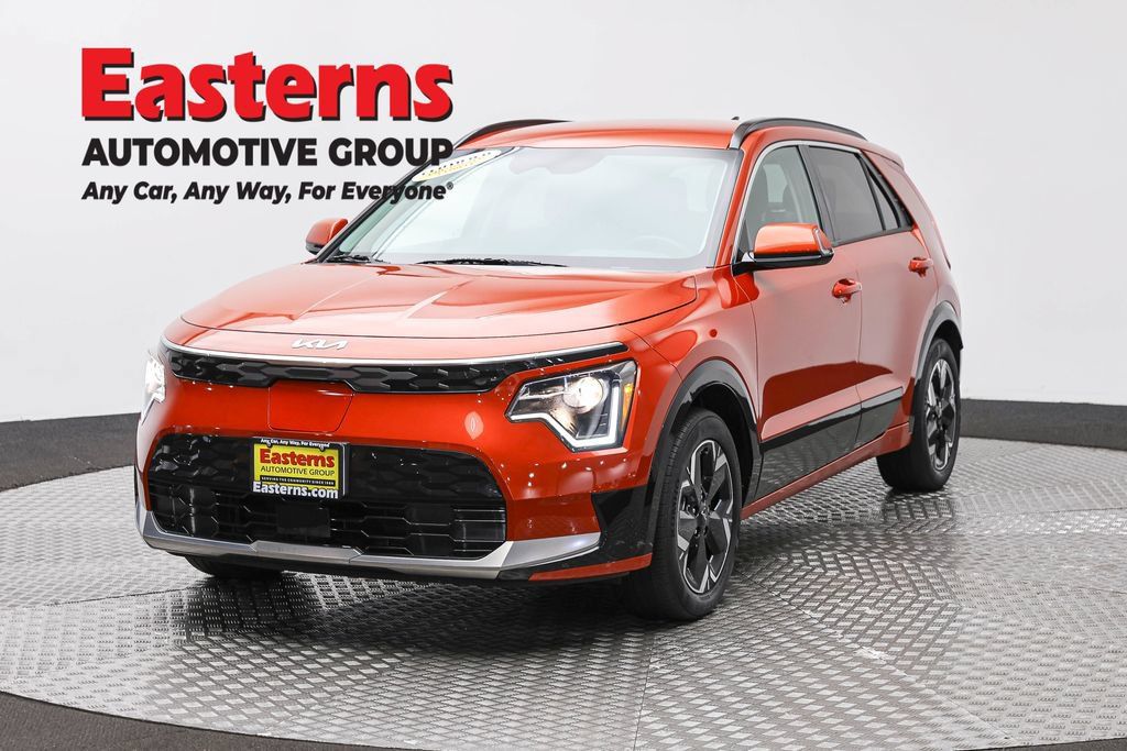 Used 2023 Kia Niro Wind w/ Wind Preserve Package FWD image 1
