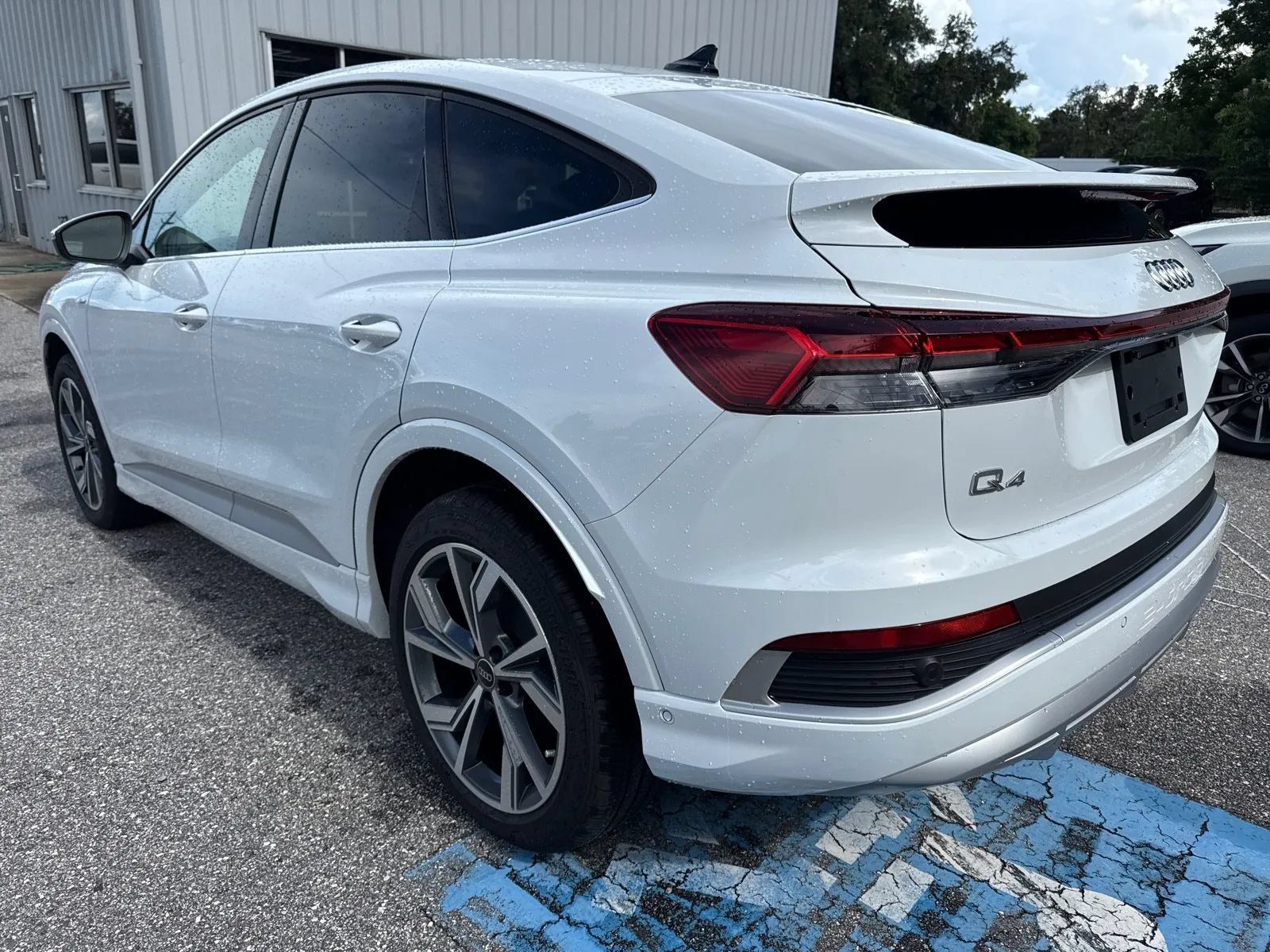Used 2024 Audi Q4 e-tron Premium Plus AWD/4WD image 11