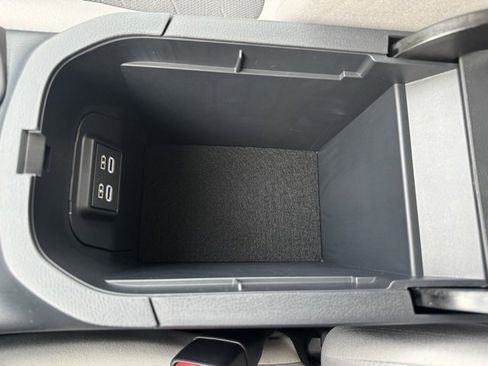 Used 2025 Toyota RAV4 XLE image 20