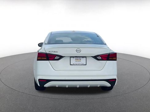 Used 2025 Nissan Altima 2.5 SV FWD image 12