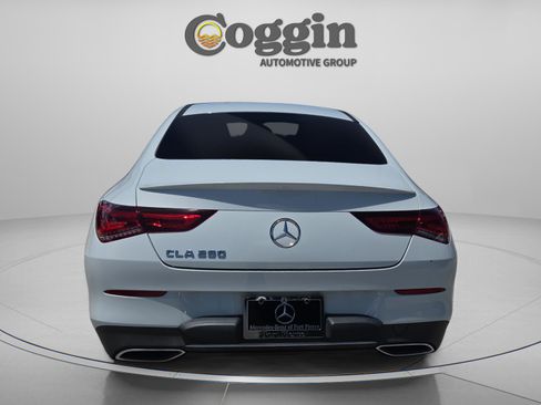 Used 2021 Mercedes-Benz CLA 250 image 4