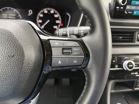 Used 2025 Honda Pilot EX-L image 5