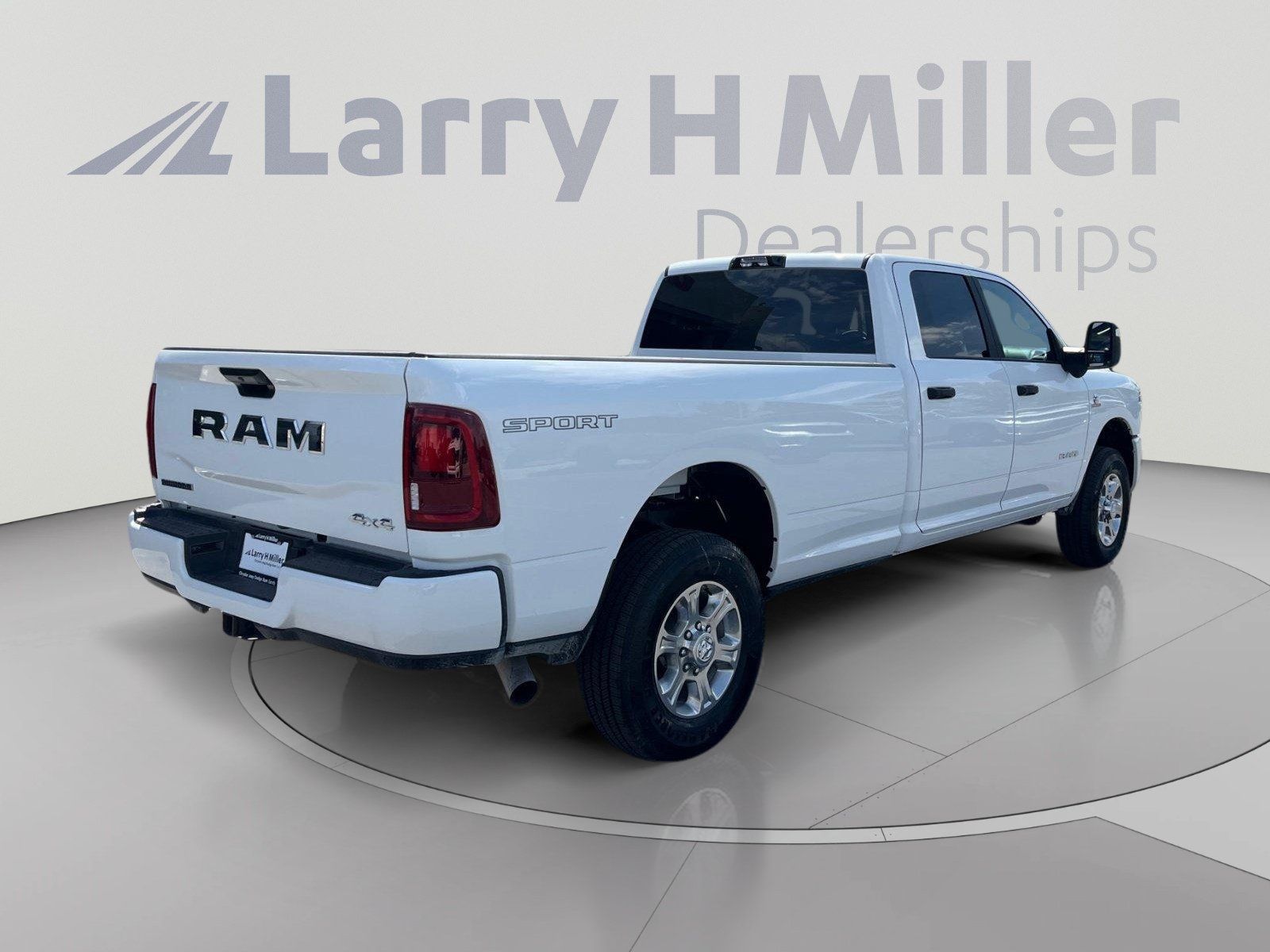 New 2026 RAM 2500 Big Horn AWD/4WD image 5