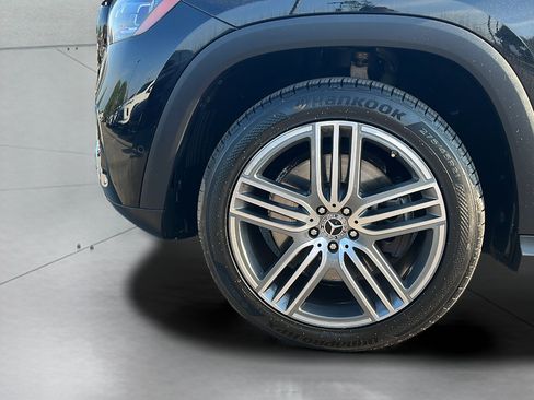 Used 2024 Mercedes-Benz GLS 450 4MATIC image 26