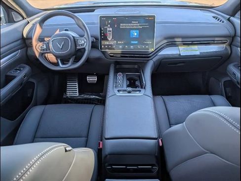 New 2024 VinFast VF 9 Plus image 17