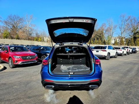 New 2026 Mercedes-Benz GLC 300 4MATIC image 9