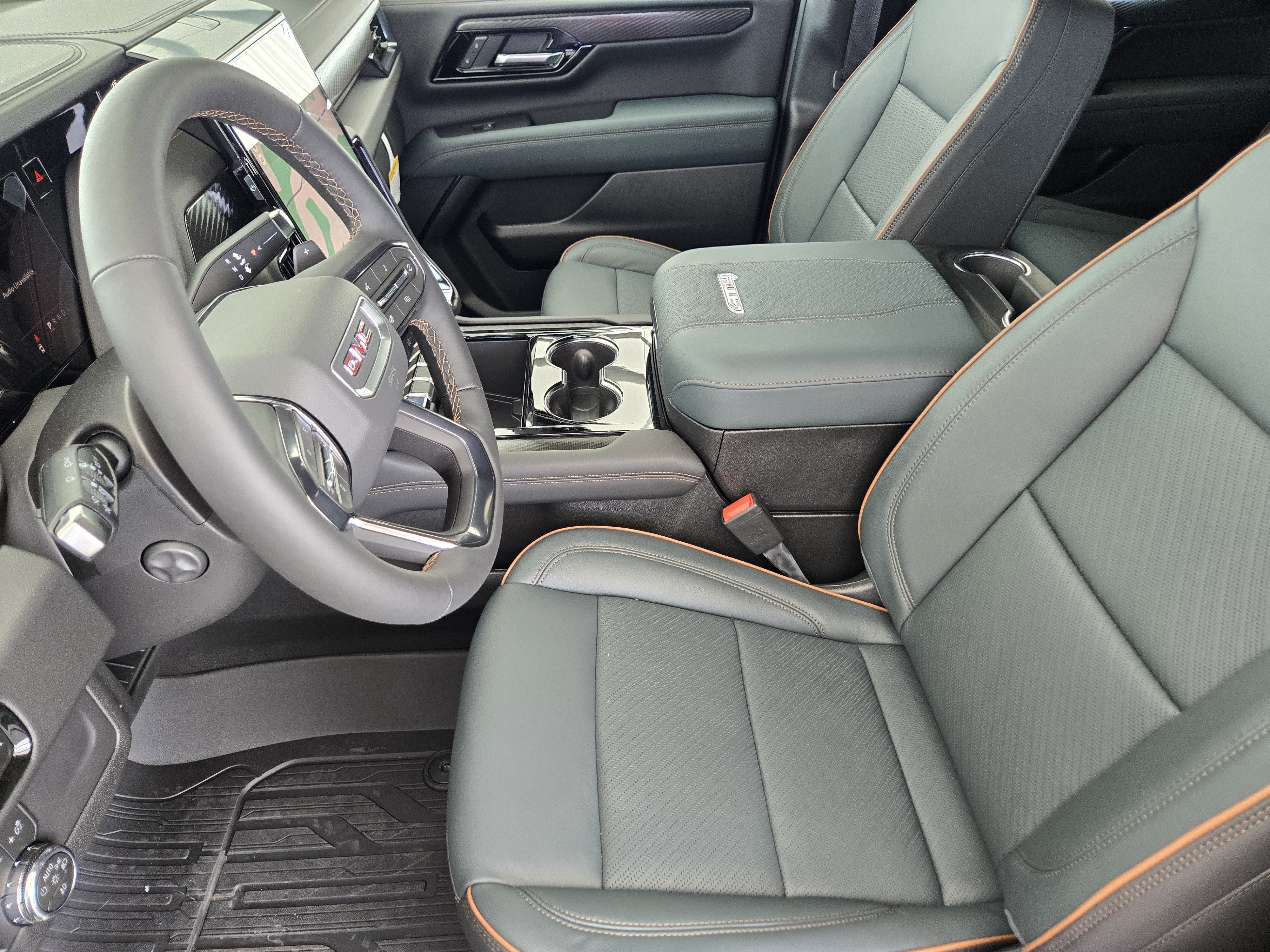 New 2026 GMC Yukon AT4 w/ AT4 Premium Package AWD/4WD image 10