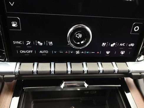 New 2026 GMC Yukon XL Denali w/ Denali Reserve Package AWD/4WD image 20