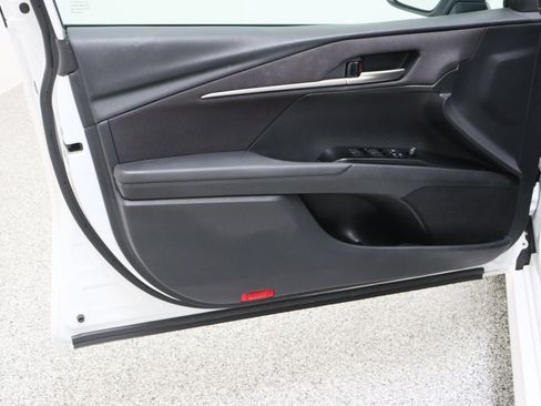 Used 2025 Toyota Camry LE image 12