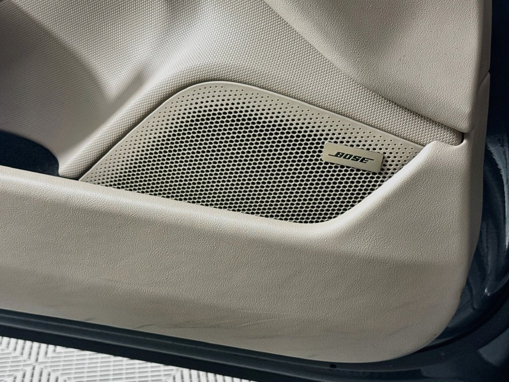 Certified 2025 Porsche Taycan AWD/4WD image 19