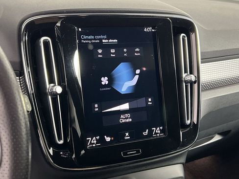 Used 2021 Volvo XC40 T5 R-Design w/ Advanced Package image 18