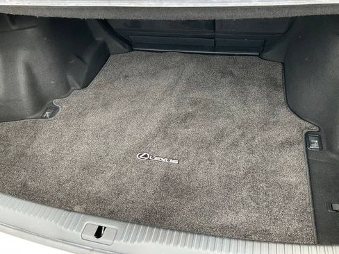Used 2016 Lexus IS 200t w/ F Sport Package RWD image 8