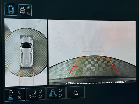 Used 2025 GMC Acadia AT4 w/ Super Cruise Package image 16