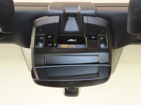 Certified 2023 Porsche 911 Carrera RWD image 38