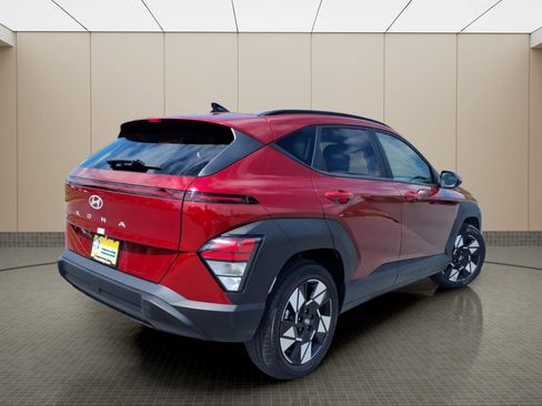 Used 2025 Hyundai Kona SEL FWD image 8