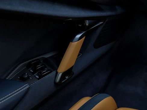 Used 2025 Lamborghini Revuelto image 46