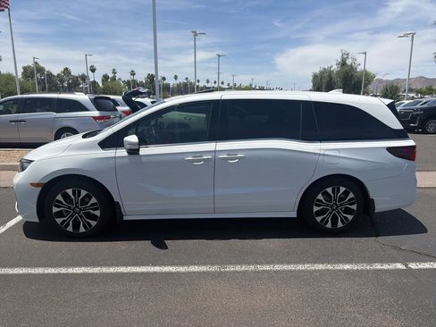 Certified 2025 Honda Odyssey Elite image 2