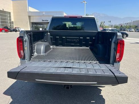 Used 2025 GMC Sierra 1500 SLT AWD/4WD image 27
