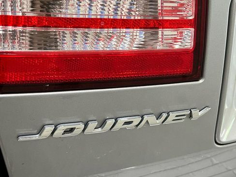 Used 2018 Dodge Journey SE w/ Popular Equipment Group image 40