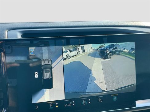 Used 2022 Chevrolet Silverado 1500 RST image 16