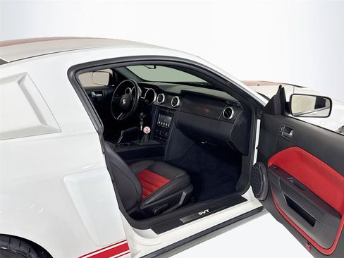 Used 2009 Ford Mustang Shelby GT500 RWD image 28